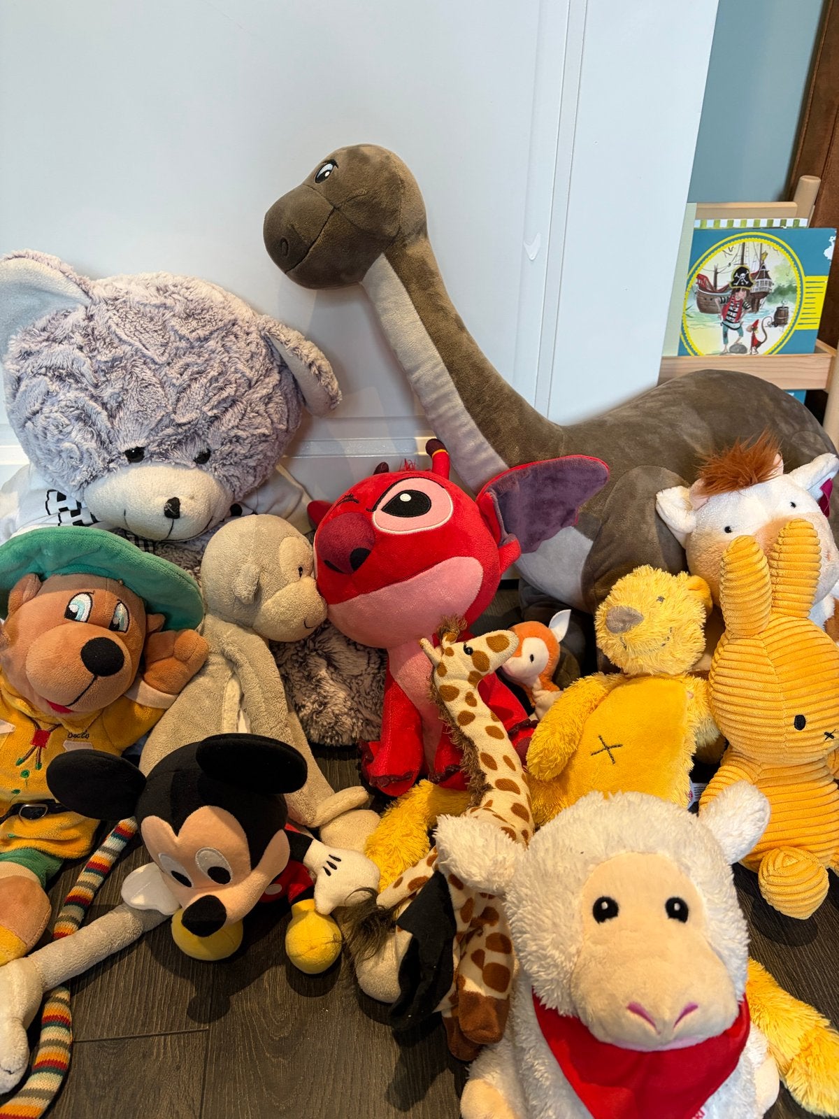 Grote collectie knuffels: Stitch, Dino, Bollo, Nijntje, Mick, Gebruikt, Disney, Dinosaurus, Ophalen of Verzenden