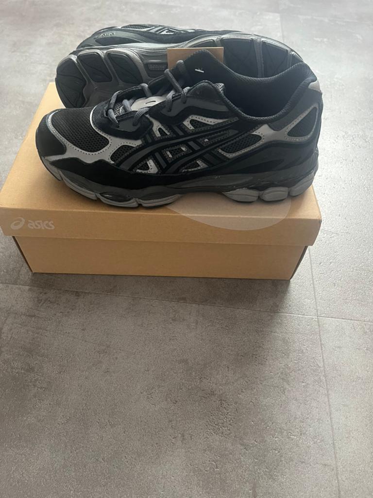 ASICS Graphite Grey / Black Maat 42,5 NIEUW, Kleding | Heren, Schoenen, Ophalen of Verzenden, Nieuw, Zwart