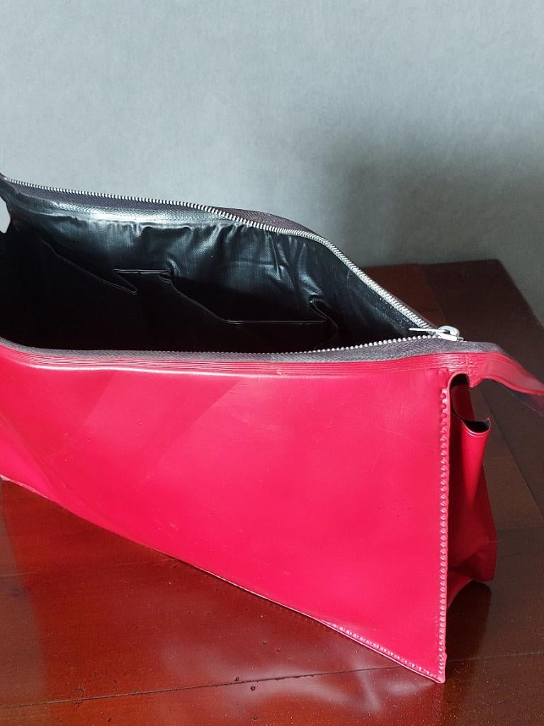 Knalrode leren toilettas met zwarte vakverdeling met rits, Ophalen of Verzenden, Nieuw, Rood, Heer of Dame