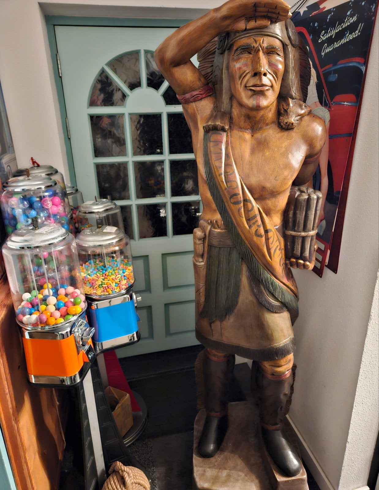 MASSIEF HOUTEN INDIANEN BEELDEN VOOR STEAKHOUSE COUNTRY BAR, Antiek en Kunst, Ophalen, Houtsnijwerk