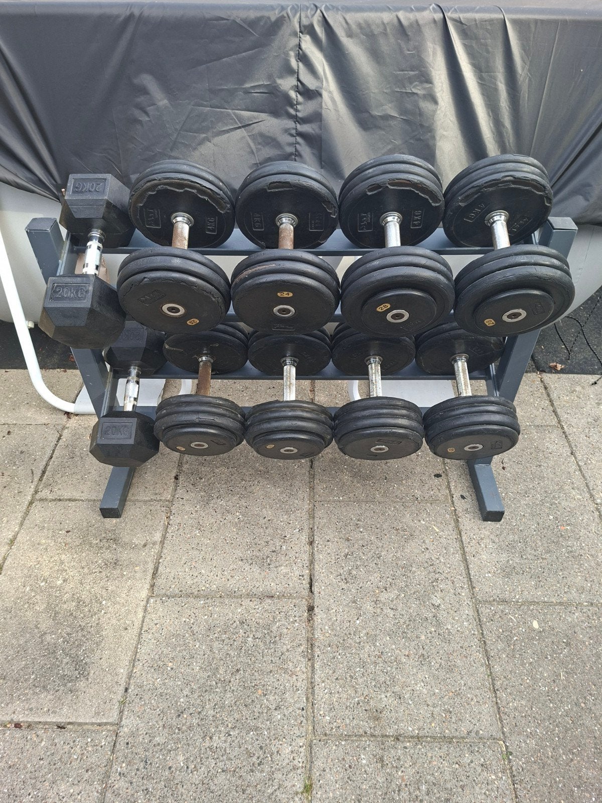 Dumbbells Dumbells 20kg 24kg 28kg 30 kg 32kg, Sport en Fitness, Fitnessmaterialen, Ophalen, Gebruikt, Benen, Dumbbell