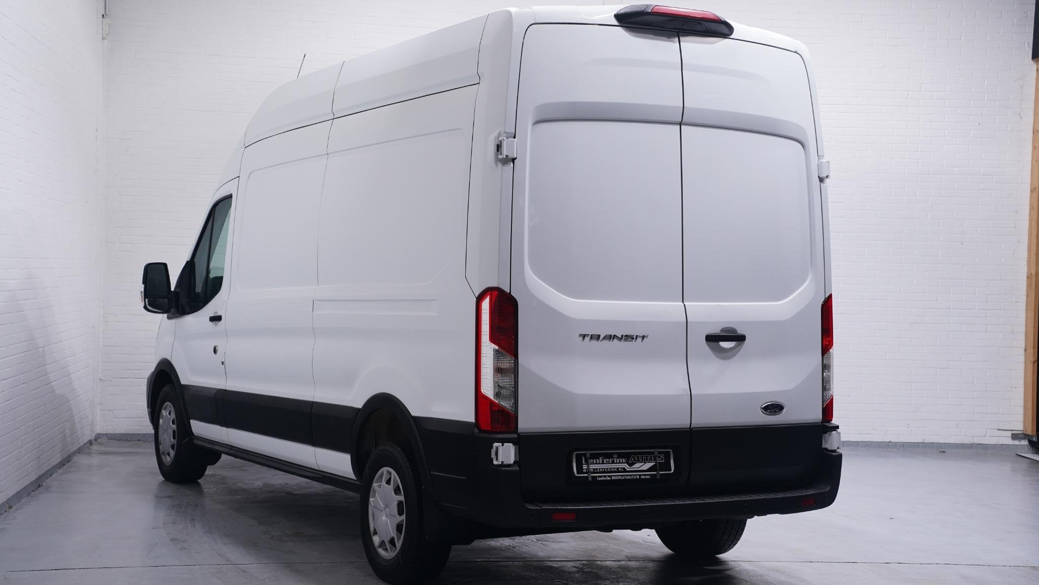 Ford Transit 2.0 TDCi 130 pk L3H3 Navi Camera, Side Assist,, Auto's, Voorwielaandrijving, Gebruikt, 2500 kg, Wit