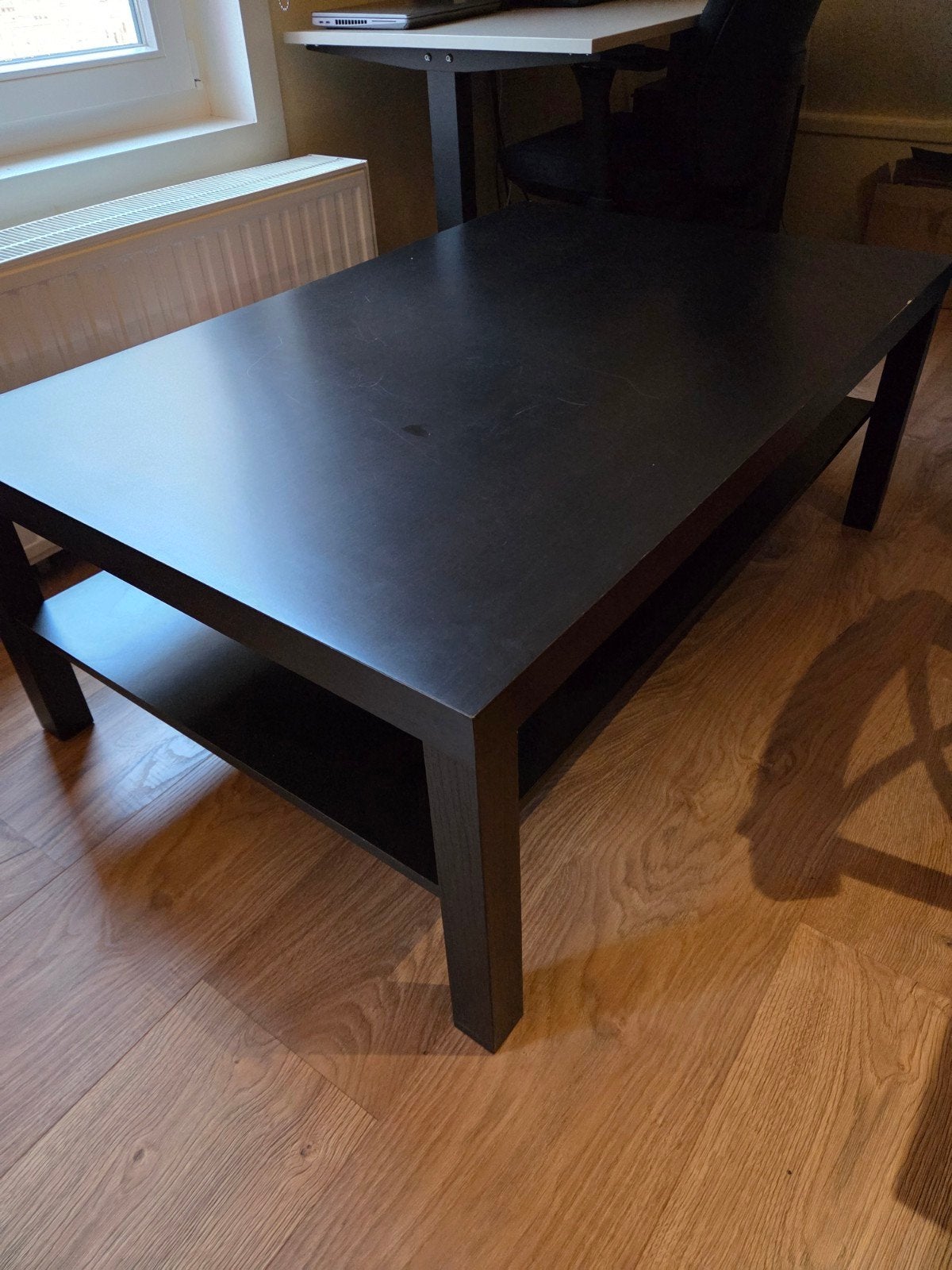Donkerbruine salontafel met opbergplank, Ophalen, Gebruikt, 100 tot 150 cm, 50 tot 100 cm