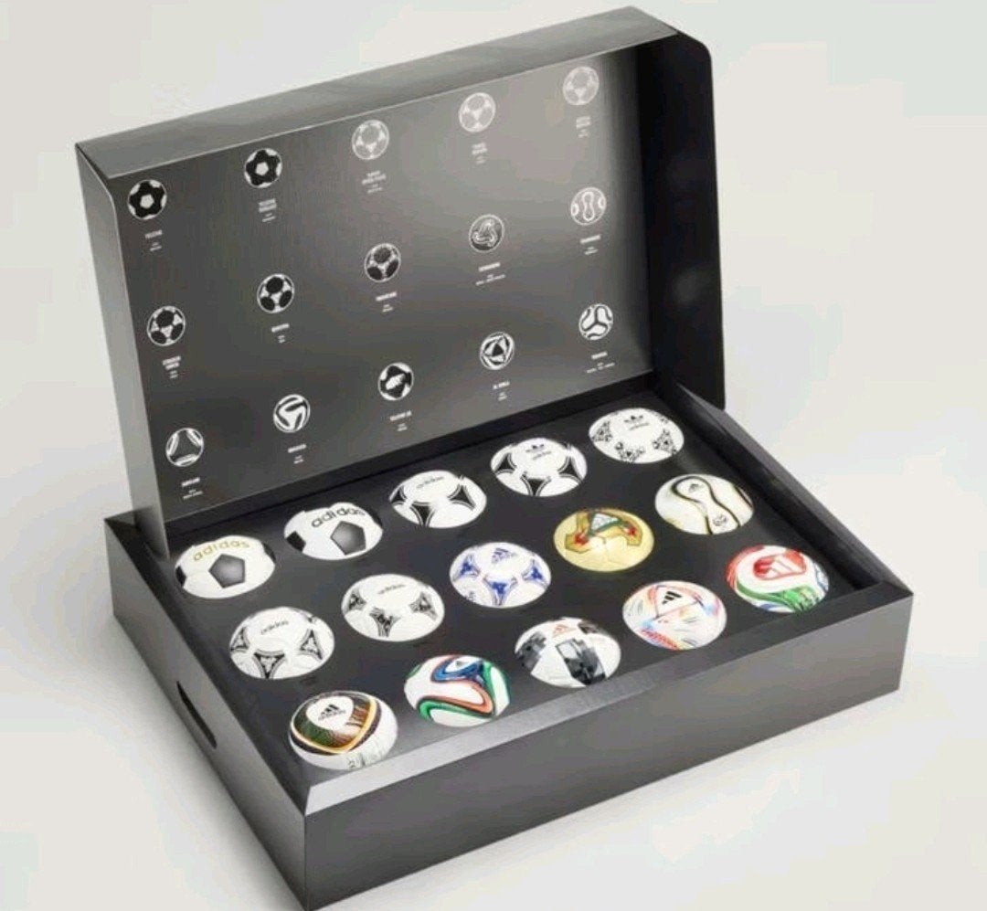 WK adidas mini ballen set - FIFA World Cup collectie, Verzamelen, Sportartikelen en Voetbal, Ophalen of Verzenden, Nieuw, Overige sporten