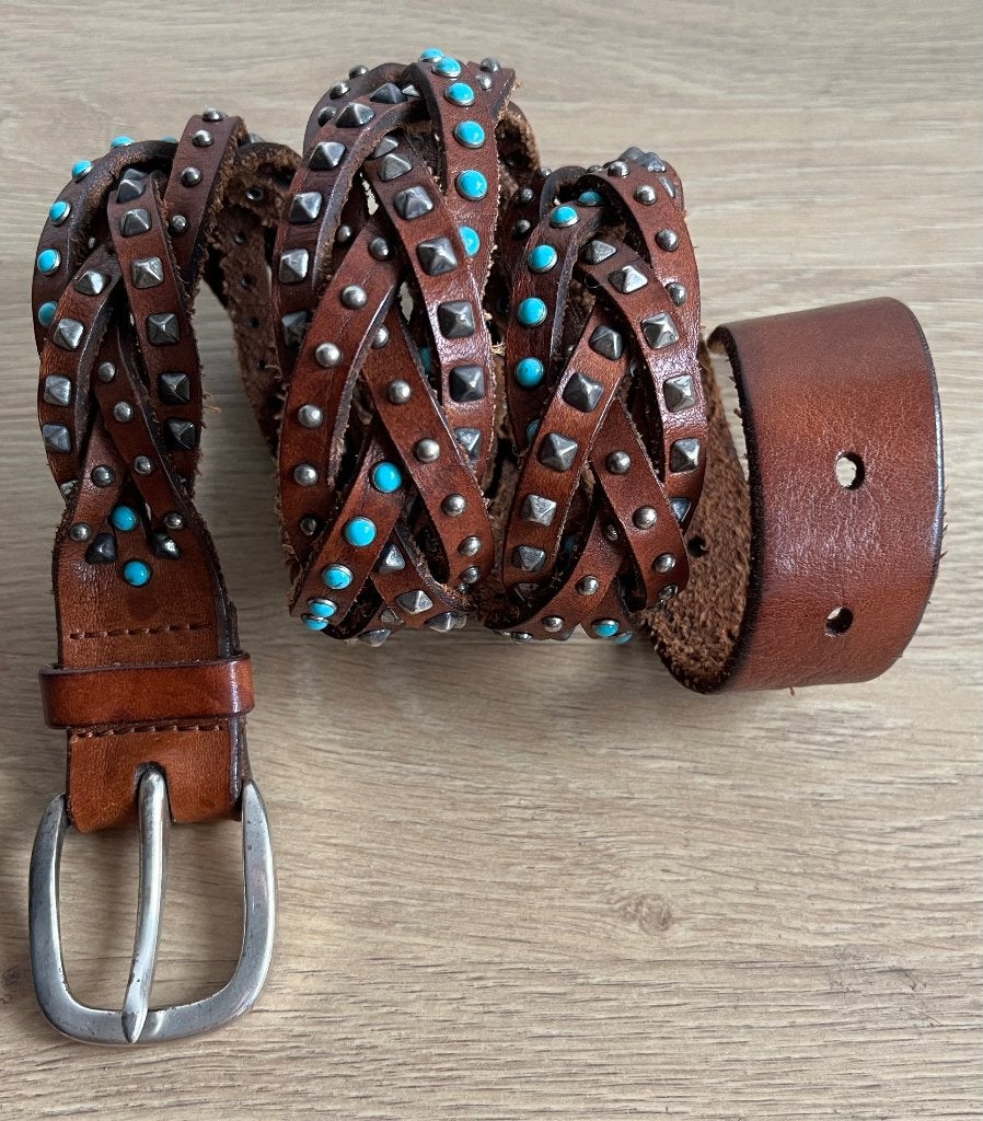 Prachtige leren riem met turquoise studs. 90 cm., 80 tot 90 cm, Echt leder, Ophalen of Verzenden, Zo goed als nieuw
