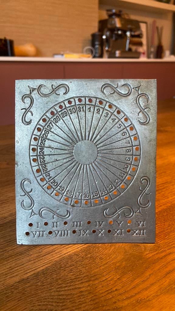 Vintage zonne kalender sun calender, Huis en Inrichting, Ophalen, Gebruikt