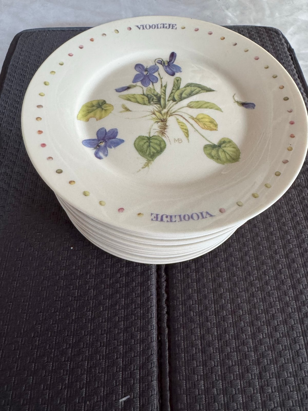 Borden en kopjes met bloemen en fruit motieven, Huis en Inrichting, Keuken | Servies, Gebruikt, Keramiek, Landelijk/Boerenbont