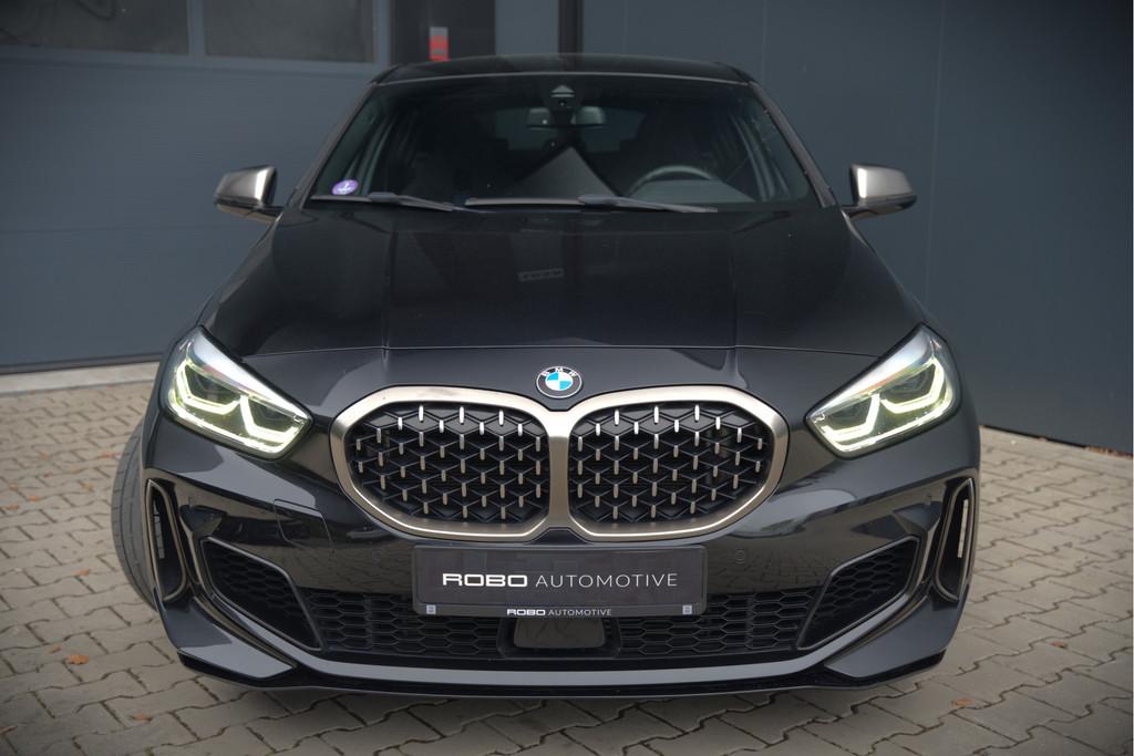 BMW 1-serie M135i xDrive High Executive Edition | M Performa, Auto's, BMW, 1998 cc, Gebruikt, 4 cilinders, Leder en Stof