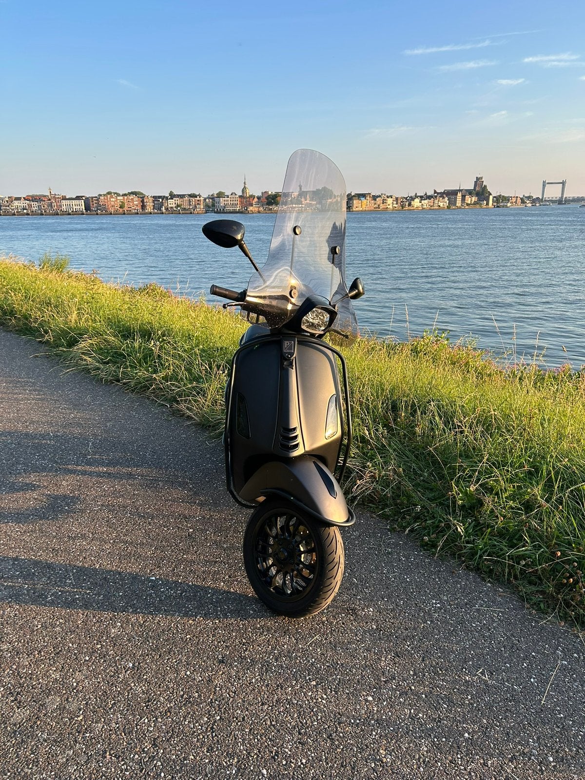 Scooter Vespa Sprint Piaggio zwart in goede staat, Ophalen, Gebruikt, Benzine, Vespa