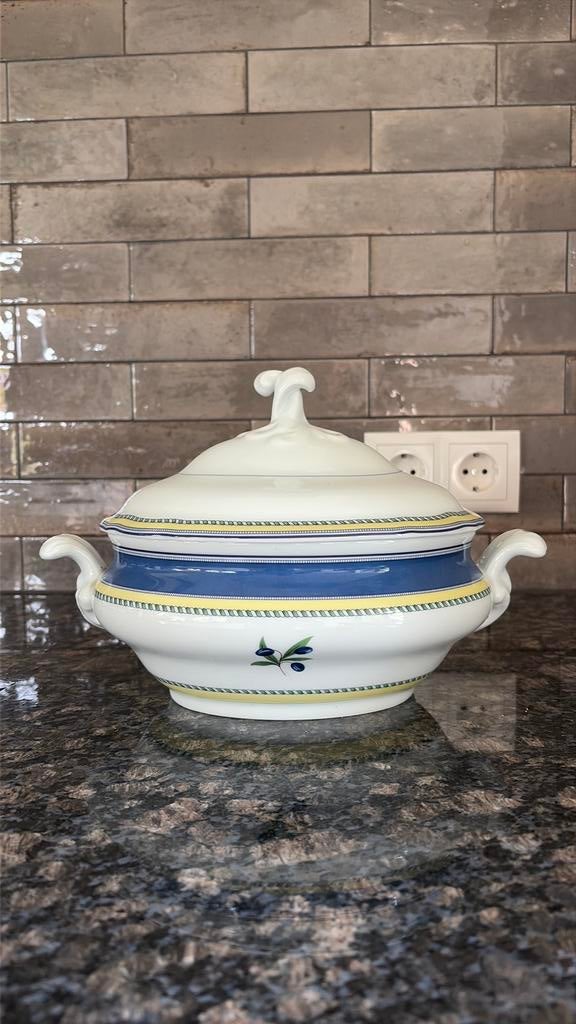 Wedgwood Tuscany collection dekselschaal, Ophalen of Verzenden, Wedgwood, Porselein, Schaal of Schalen