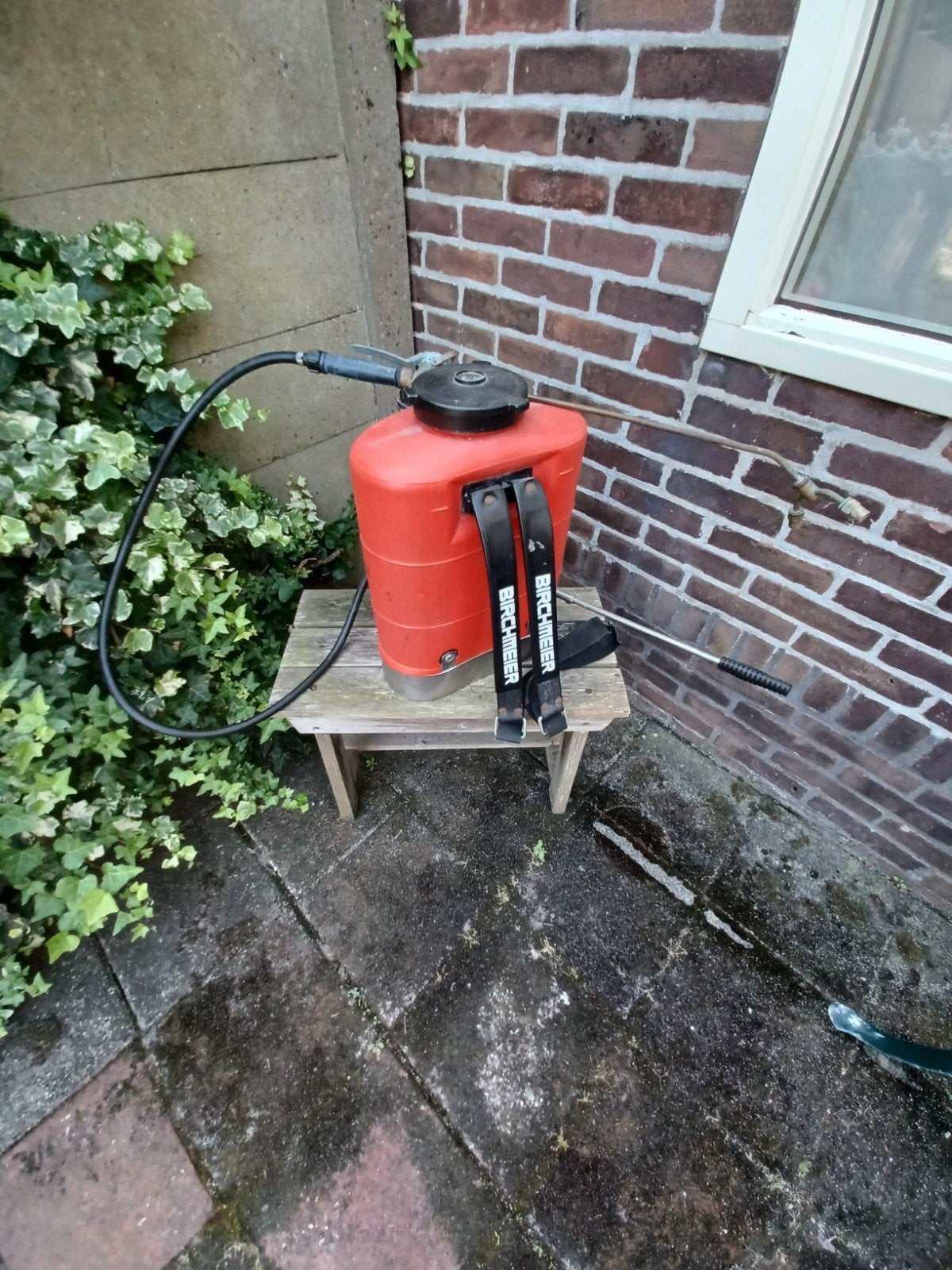 te koop rugspuit, Ophalen