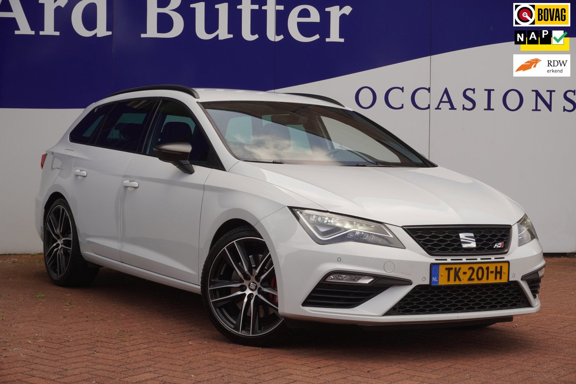 Seat Leon ST 2.0 TSI CUPRA 300 / ORIG-NL / DCC / Virtual / S, Gebruikt, Euro 6, 4 cilinders, 1984 cc