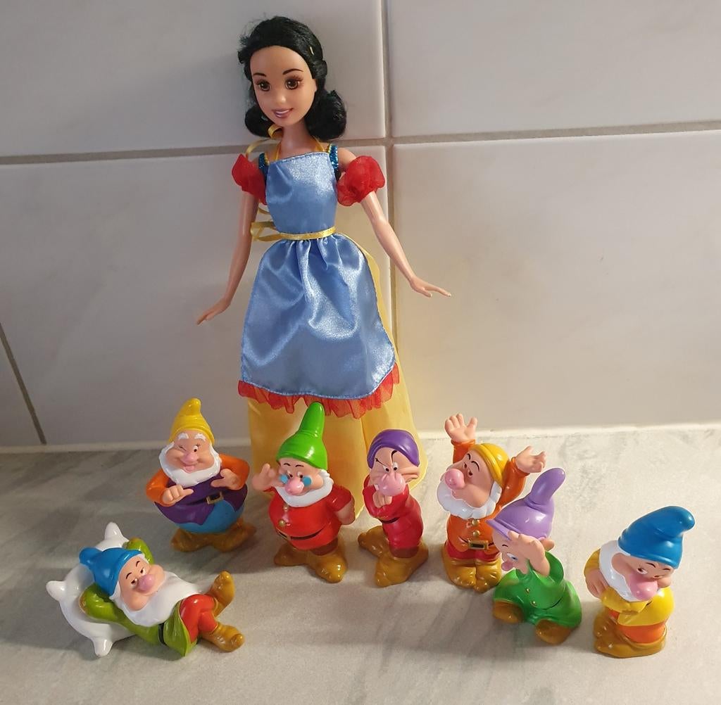 Sneeuwwitje en de zeven dwergen,  Disney set 2007, Verzamelen, Disney, Ophalen of Verzenden, Sneeuwwitje of Doornroosje, Zo goed als nieuw