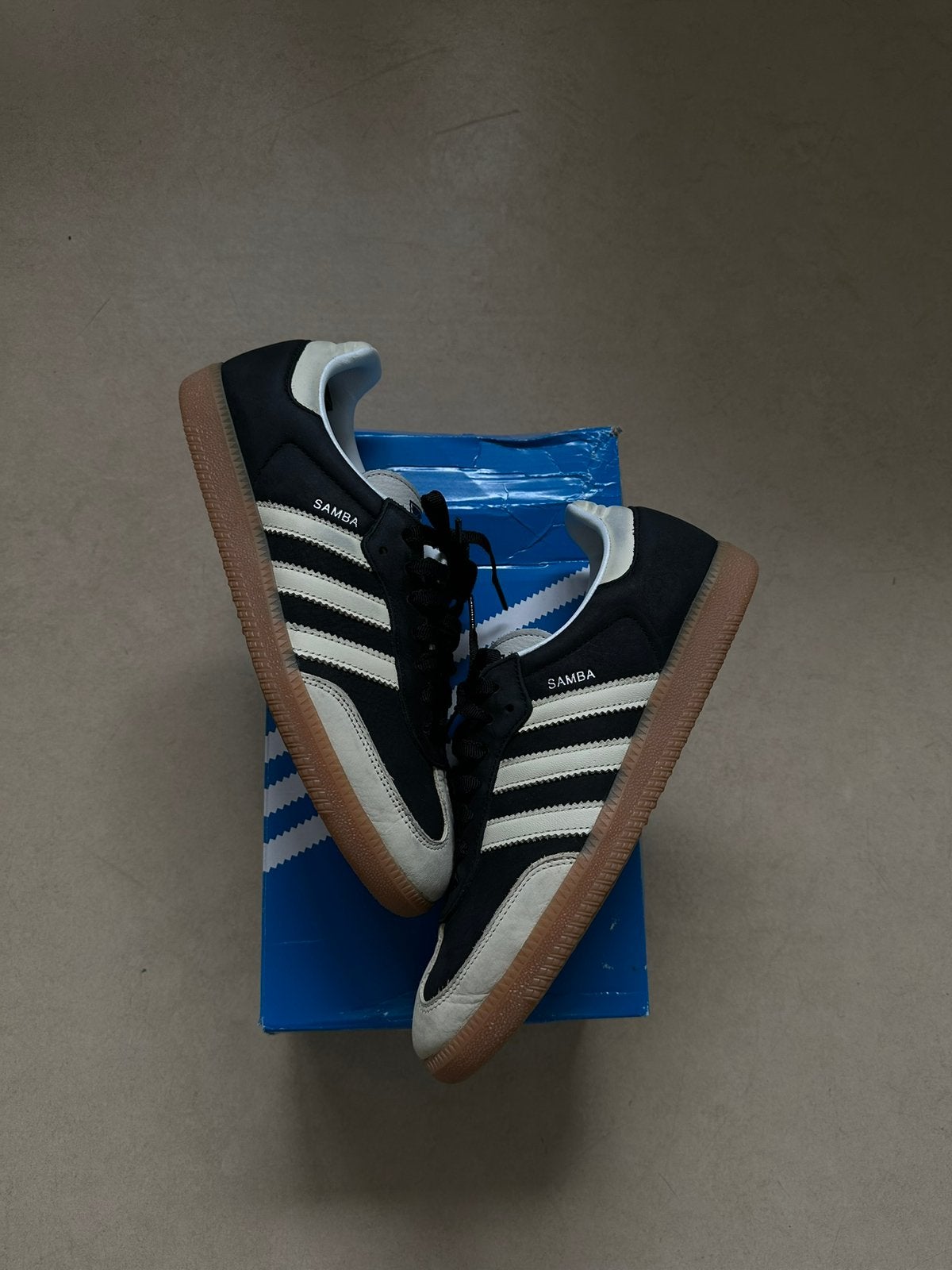 Adidas Samba 42 2/3, Kleding | Heren, Schoenen, Ophalen of Verzenden, Zo goed als nieuw, Zwart, Sneakers of Gympen