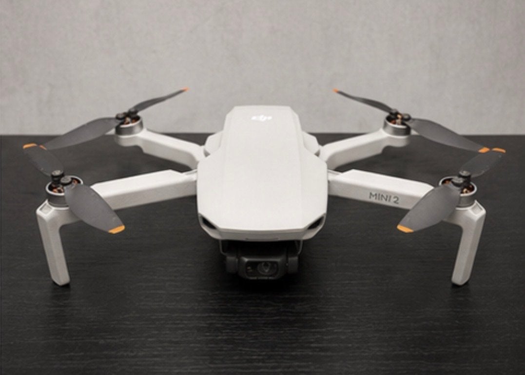 Dji Mini 2 Fly More Combo - Zo goed als nieuw, Cameradrone, Extra accu('s), 5 tot 10 kilometer, Zo goed als nieuw