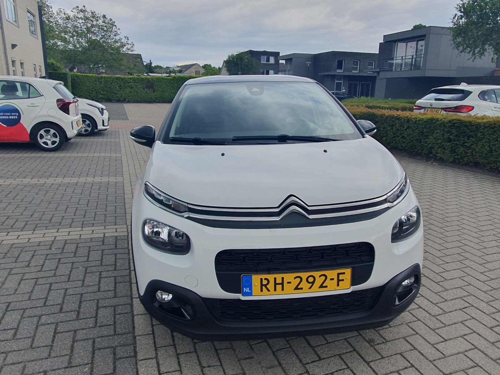 Citroën C3 1.2 Puretech 82pk 2017 Wit, Auto's, 40 €/maand, Zwart, 1199 cc, Parkeersensor