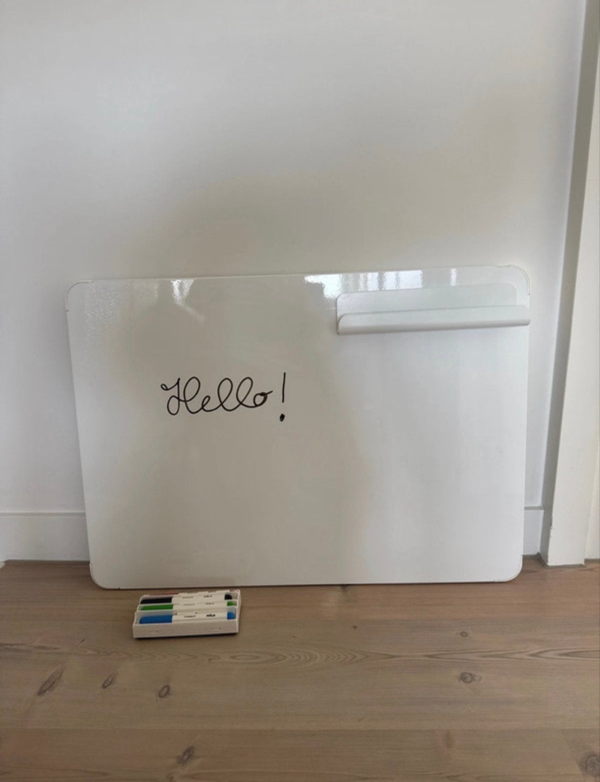 IKEA whiteboard 50x70 cm + markers – NIEUW, Huis en Inrichting, Woonaccessoires | Memoborden, Ophalen of Verzenden, Zo goed als nieuw
