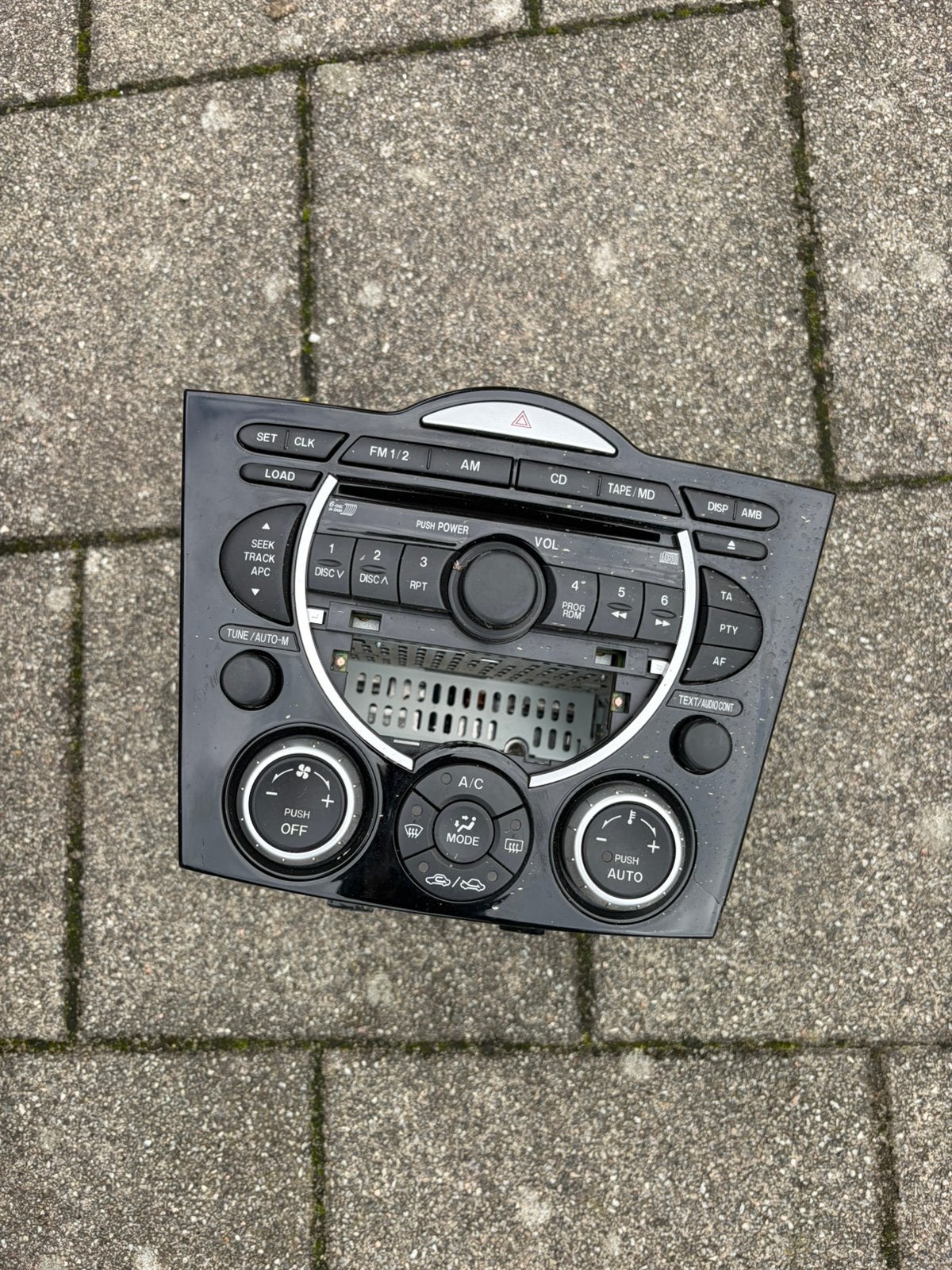 Auto radio, Ophalen, Zo goed als nieuw