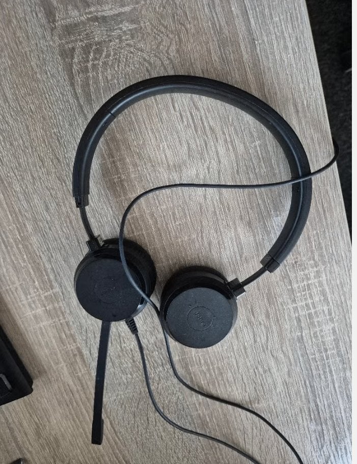Jabra stereo headset met microfoon – 3,5mm jack, bedraad, Gebruikt, On-ear, Ophalen of Verzenden, Inklapbare microfoon