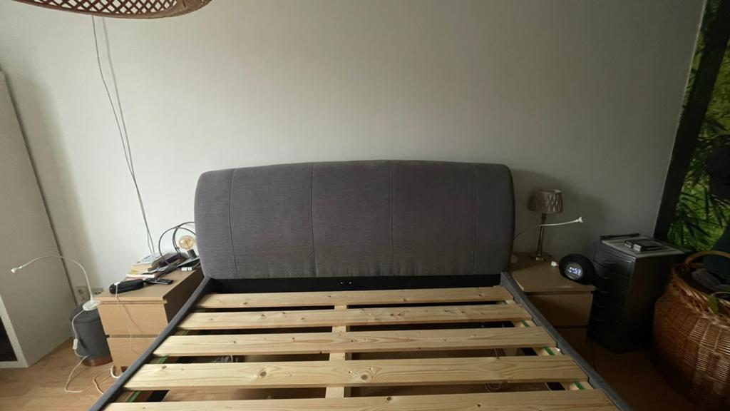 Bed 180 x 200 cm ( koopje !! ), Ophalen of Verzenden, Zo goed als nieuw, Tweepersoons, 180 cm