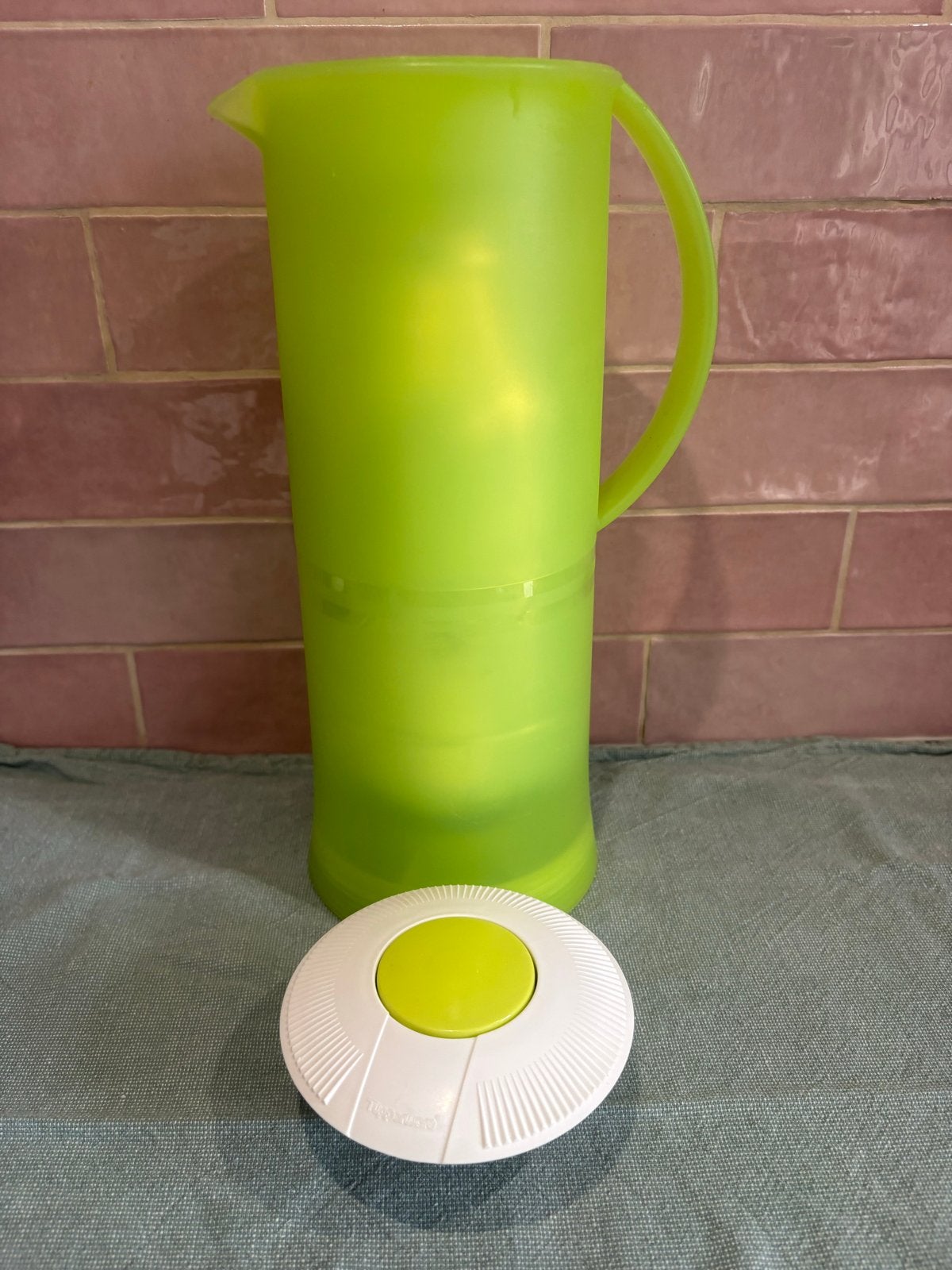 Tupperware Thermoskan Groen - 1 liter, Gebruikt, Beker of Kan, Ophalen of Verzenden, 1000 ml