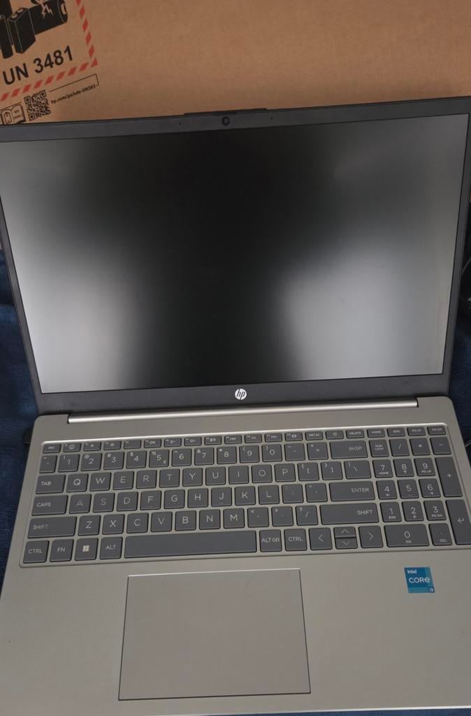 Hp laptop, van 1 jaar oud met aankoopbewijs, 2 tot 3 Ghz, 15 inch, Ophalen of Verzenden, Zo goed als nieuw