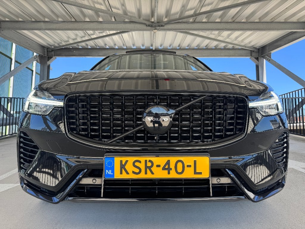 Volvo XC60 T6 Ultra Black edition | 1eig | Panorama | 21", Automaat, 4 cilinders, Leder en Stof, Zwart