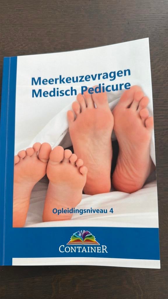 Meerkeuzevragen Medisch Pedicure, Boeken, Ophalen of Verzenden, Zo goed als nieuw, Overige niveaus