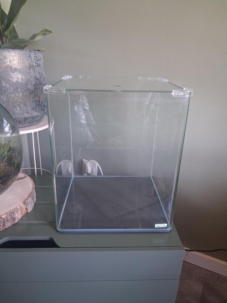 Dennerle nano cube 30 + accessoires, Ophalen, Gebruikt, Dennerle, Leeg aquarium