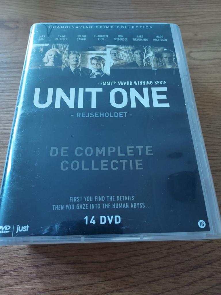 Dvdbox Unit One, Cd's en Dvd's, Dvd's | Tv en Series, Vanaf 16 jaar, Ophalen, Zo goed als nieuw