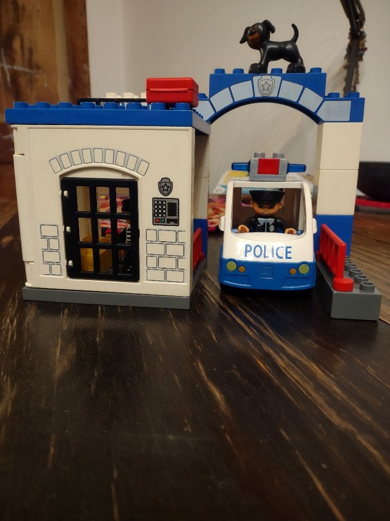 Lego duplo politiebureau, Gebruikt, Overige thema's, Ophalen of Verzenden, Compleet