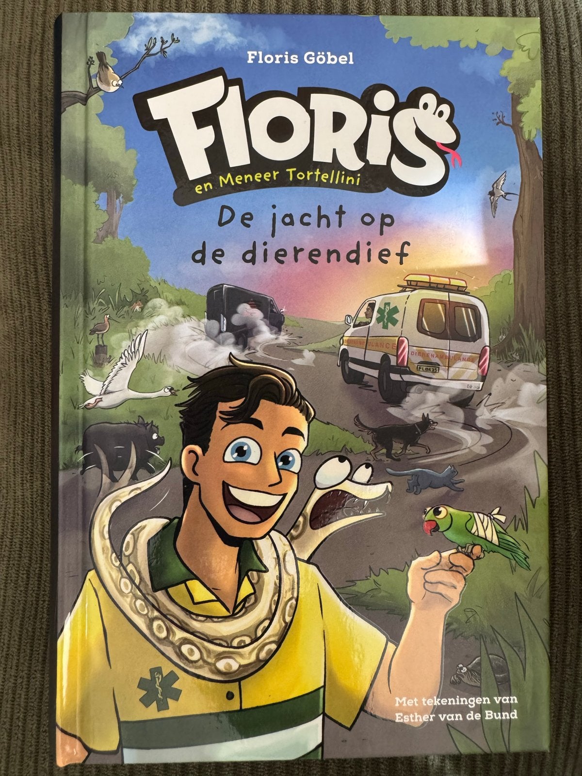 Floris en Meneer Tortellini: De jacht op de dierendief, Ophalen of Verzenden, Zo goed als nieuw, Fictie algemeen
