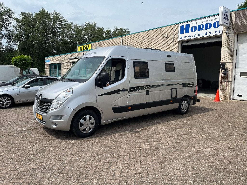 Font Vendome (Karmann) Master Van 2015 in NIEUWSTAAT, Buscamper of Camperbus, 6 tot 7 meter, Bedrijf, Luifel