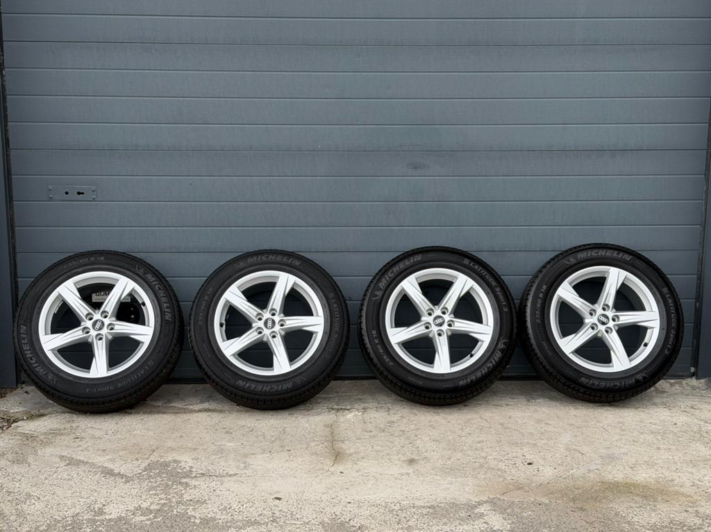Originele 18 inch AUDI zomerwielen voor Q modellen, Auto-onderdelen, Banden en Velgen, Ophalen, 18 inch, Gebruikt, Banden en Velgen