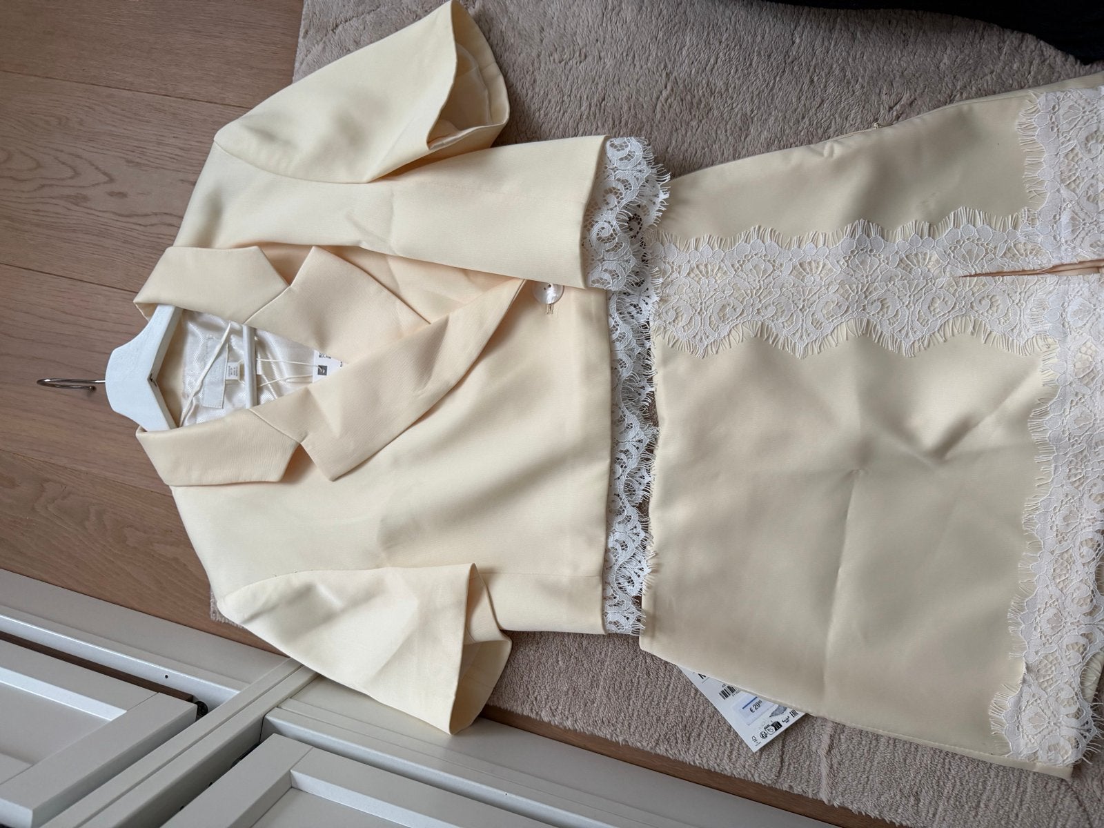 Zara Kanten Set - Cropped Blazer & Shorts, Kleding | Dames, Broeken en Pantalons, Maat 38/40 (M), Kort, Geel, Nieuw