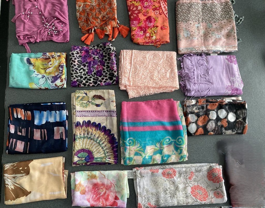 shawls shawltjes sjaals 15 stuks totaal in 1 koop, Kleding | Dames, Ophalen of Verzenden, Zo goed als nieuw, Maat 46/48 (XL) of groter