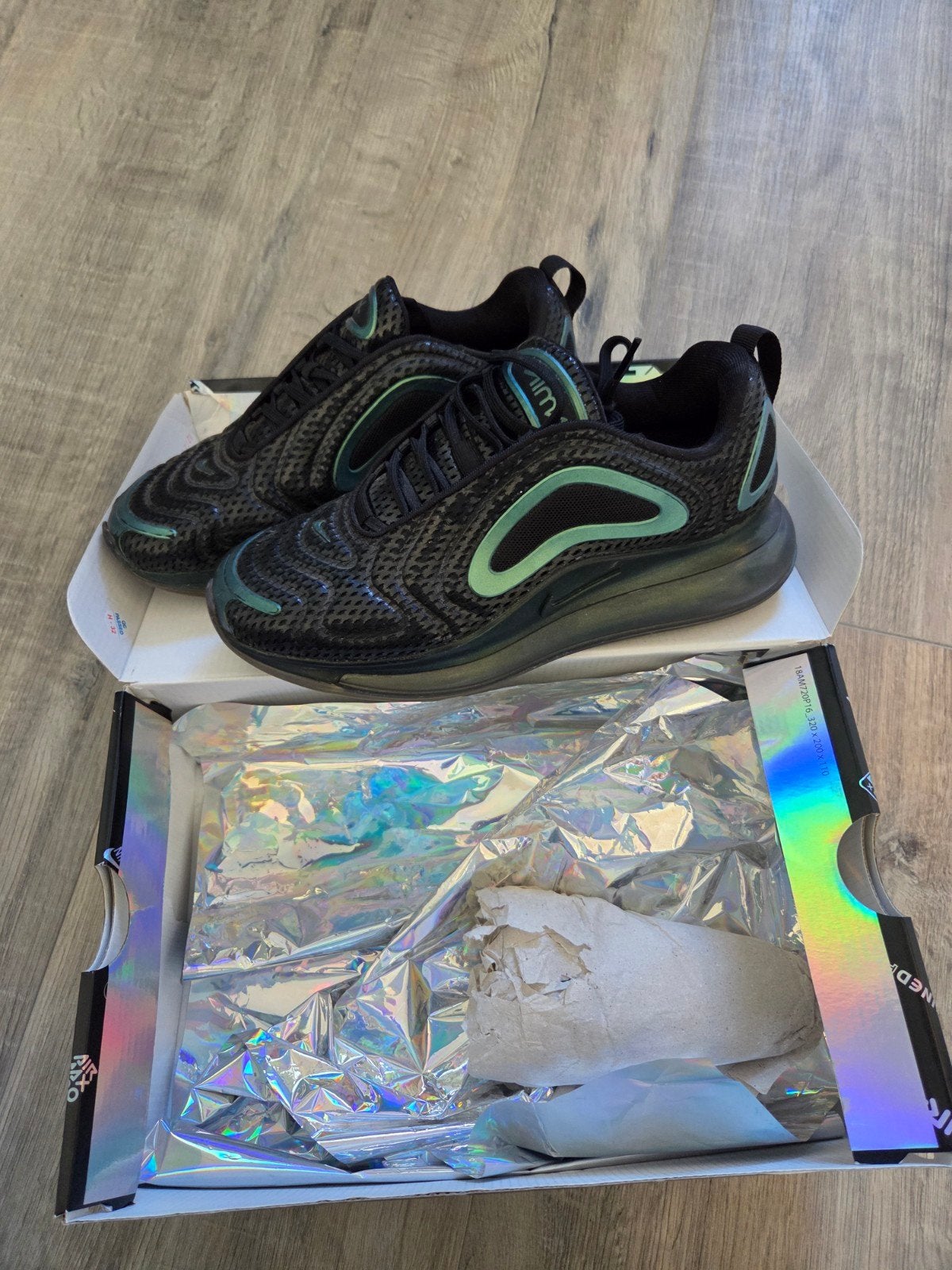 Nike Air Max 720 Zwart/Metallic Groen - Maat 38.5, Zwart, Nike, Ophalen of Verzenden, Sneakers of Gympen