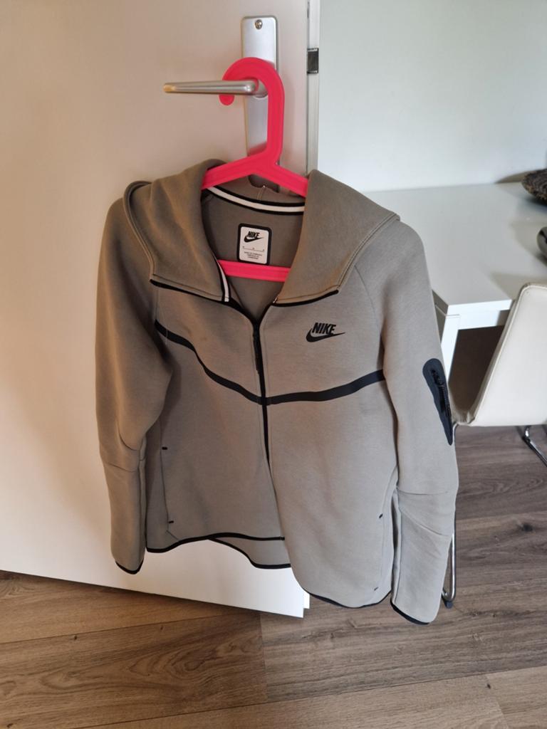 Nike Tech Fleece pak - Zo goed als nieuw, Ophalen of Verzenden, Zo goed als nieuw