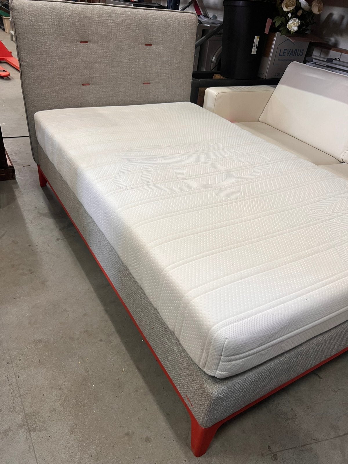 Auping Criade 120x200 Designbed Twijfelaar + Matras, Zo goed als nieuw, Twijfelaar, Auping, Rood
