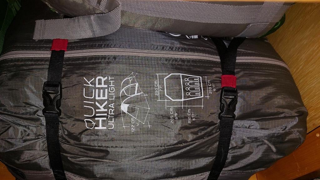 4 pers tent quecha ultralicht quick hiker, Ophalen of Verzenden, Gebruikt, Tot en met 4