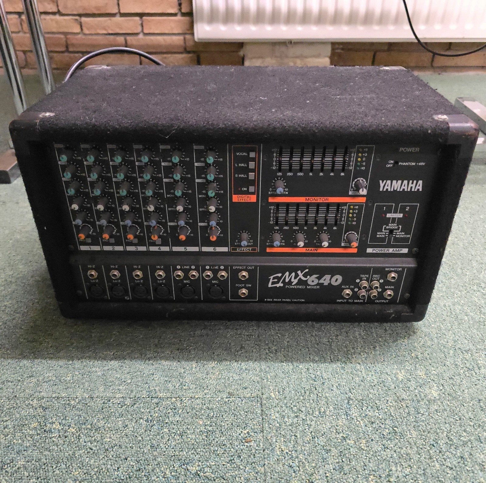 Yamaha EMX640 Powered Mixer / Mengpaneel met Versterker & Ef, Ophalen of Verzenden, Zo goed als nieuw, Minder dan 500 watt, P.A.