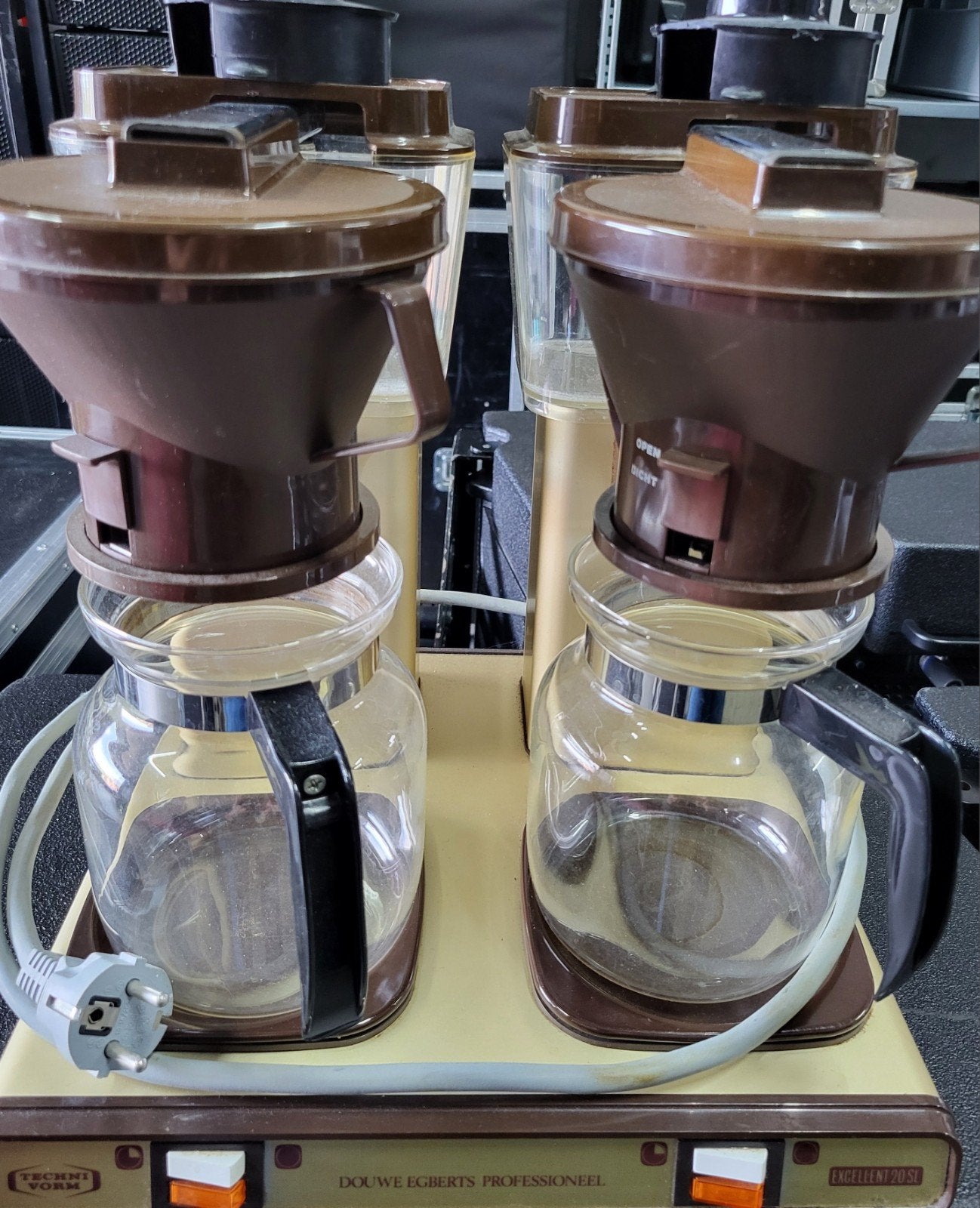 Douwe Egberts Excellent 20SL Professionele Koffiemachine, Witgoed en Apparatuur, Gebruikt, 10 kopjes of meer, Koffiemachine, Gemalen koffie