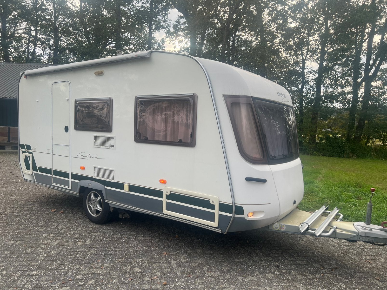 Chateau 430 Cantara bj 2001, Caravans en Kamperen, Chateau, Treinzit, Particulier, 4 tot 5 meter