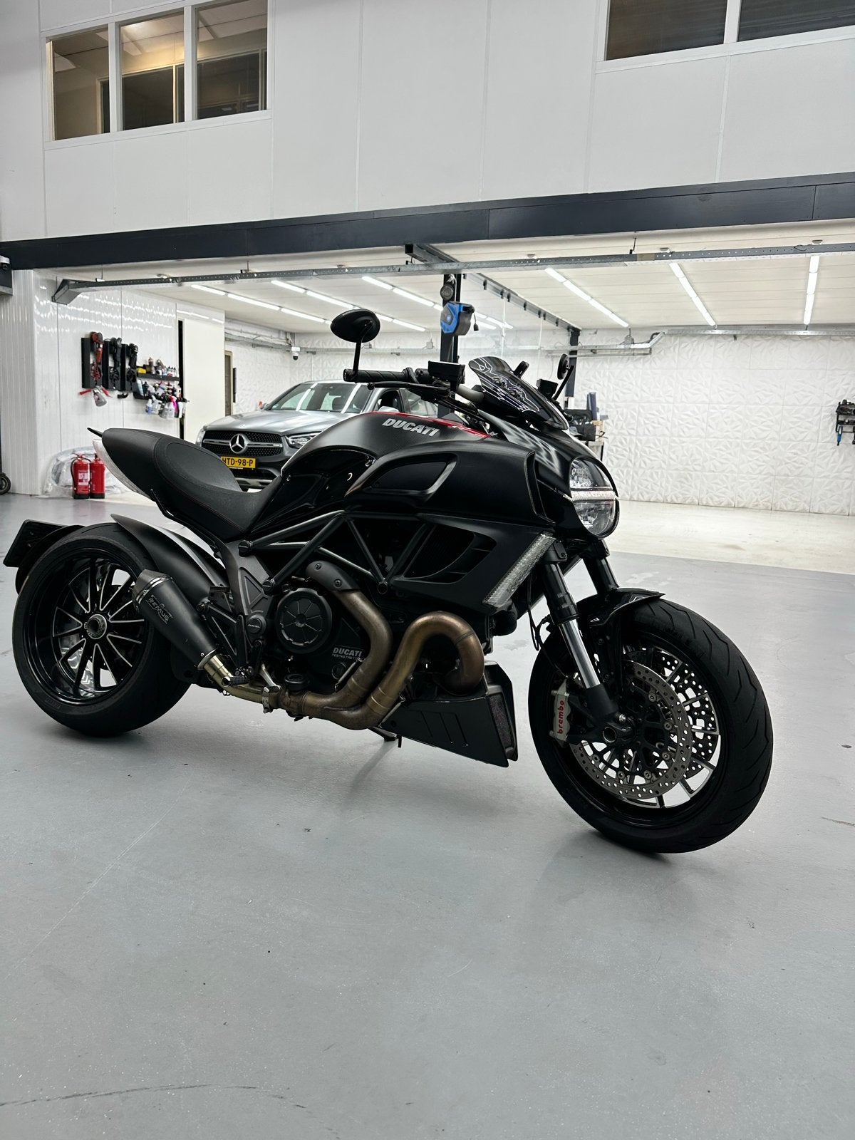 Ducati Diavel 1200 - Krachtige Naked Bike met ABS, 2 cilinders, Motorrijbewijs A, Gebruikt, Particulier