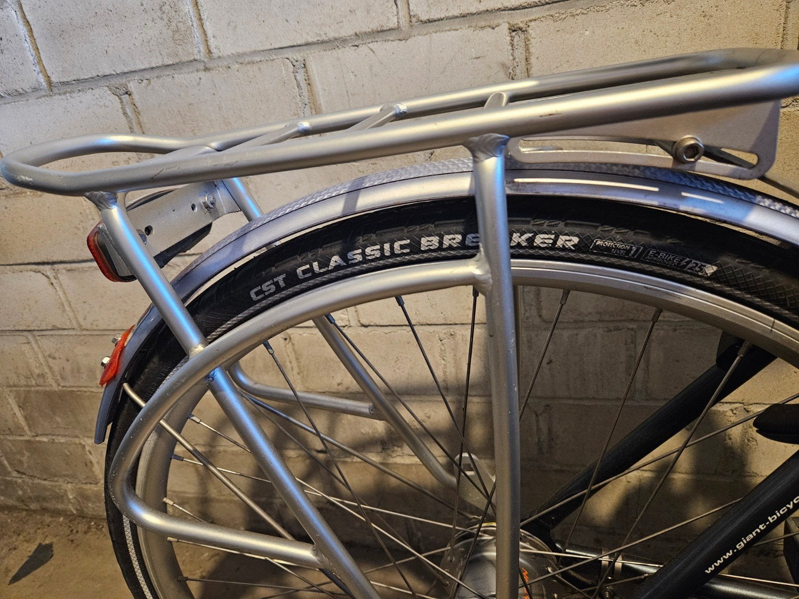 Giant damesfiets met lage instap en versnellingen. MOET WEG!, Ophalen, Velgrem, Versnellingen, Giant
