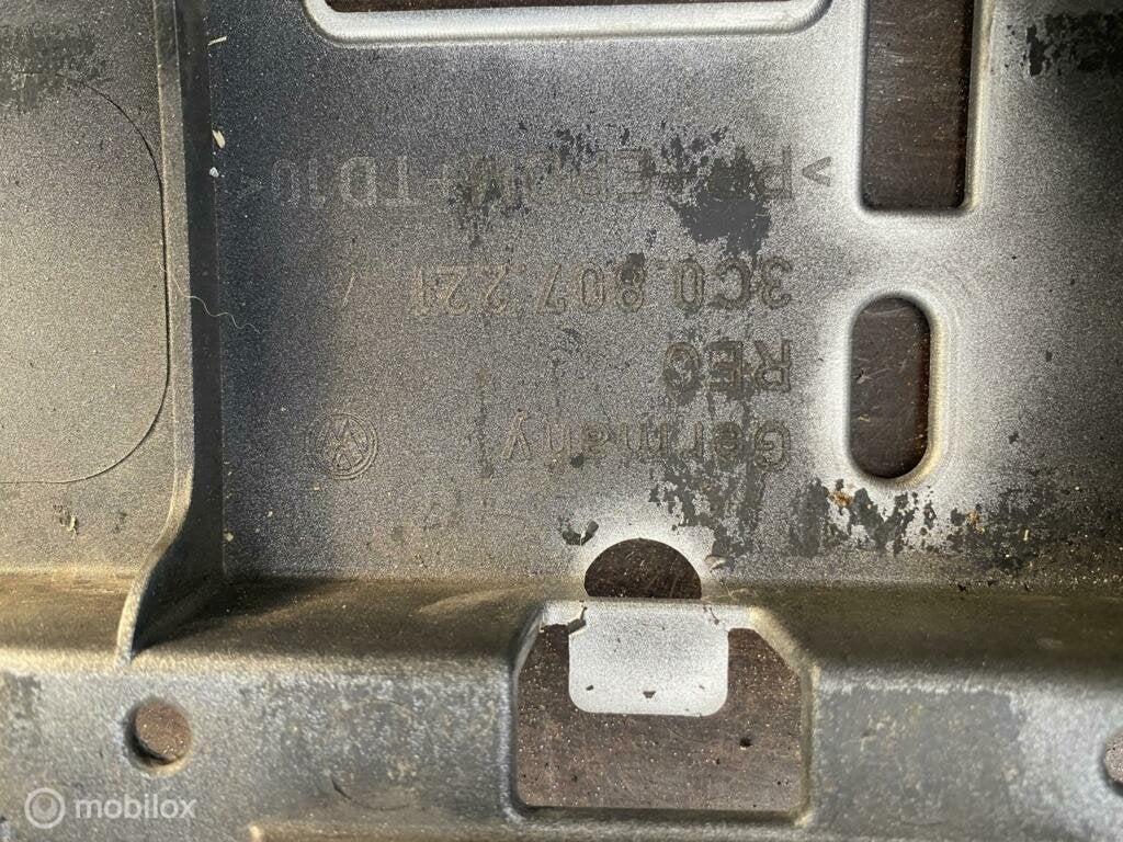 Voorbumper volkswagen passat 3c 3c0807221 Origineel, Gebruikt, Voor, Ophalen of Verzenden, Bumper