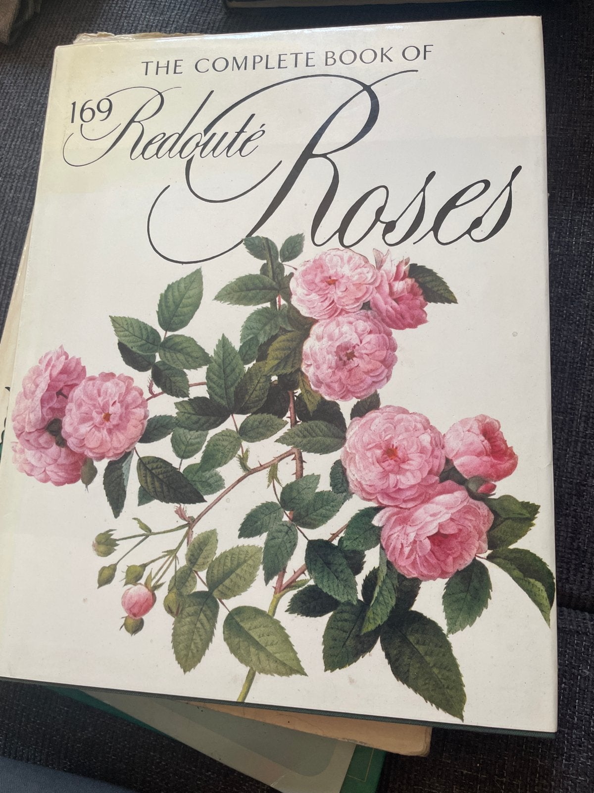 The Complete Book of Redouté Roses - Prachtige Rozen, Ophalen of Verzenden, Zo goed als nieuw, Bloemen, Planten en Bomen