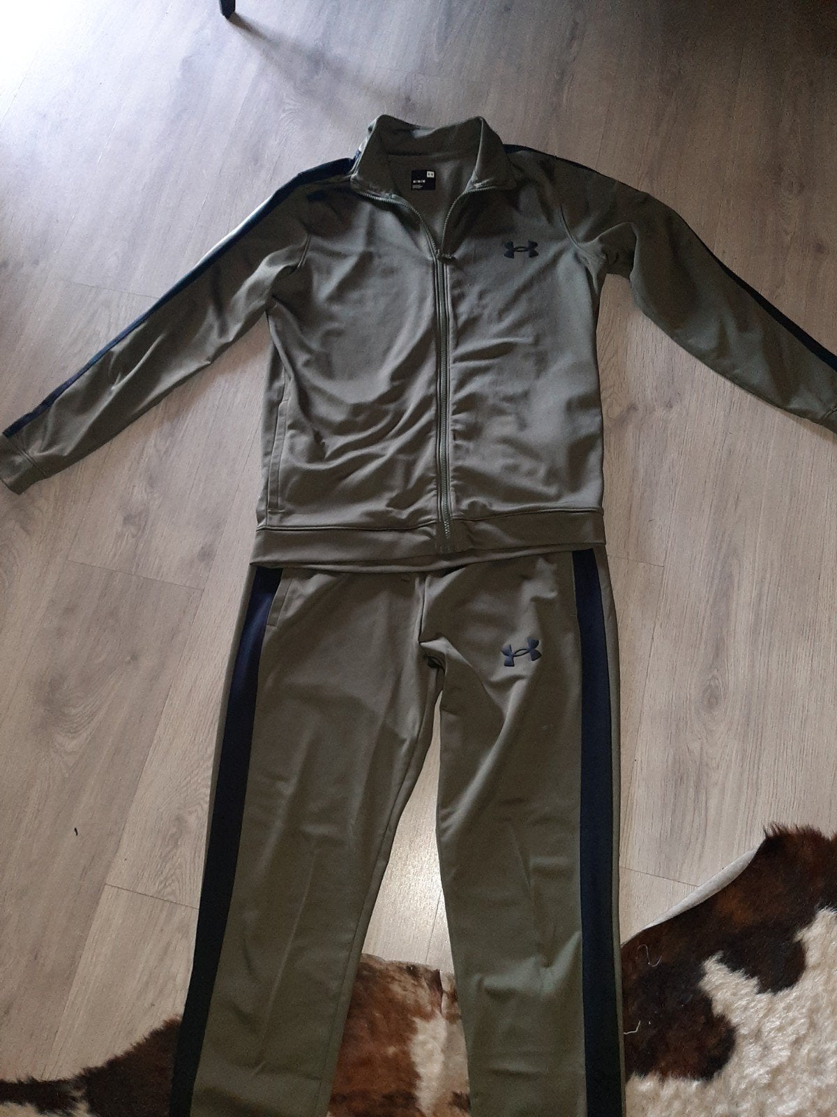 trainingspak  under armour, Ophalen, Maat 48/50 (M), Under Armour, Zo goed als nieuw