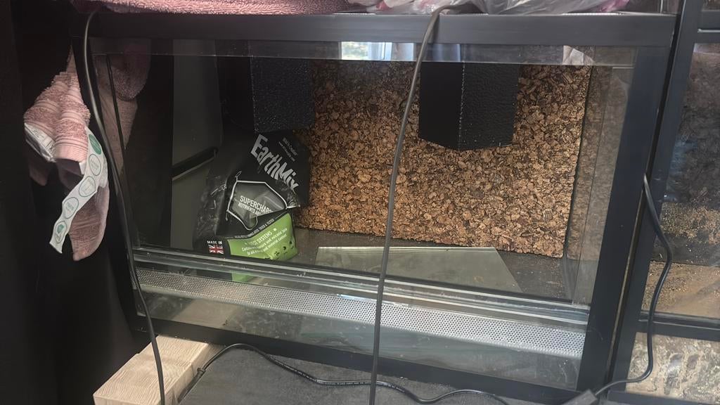 Terrarium 60 cm, Ophalen of Verzenden, Zo goed als nieuw, Hok, Minder dan 60 cm