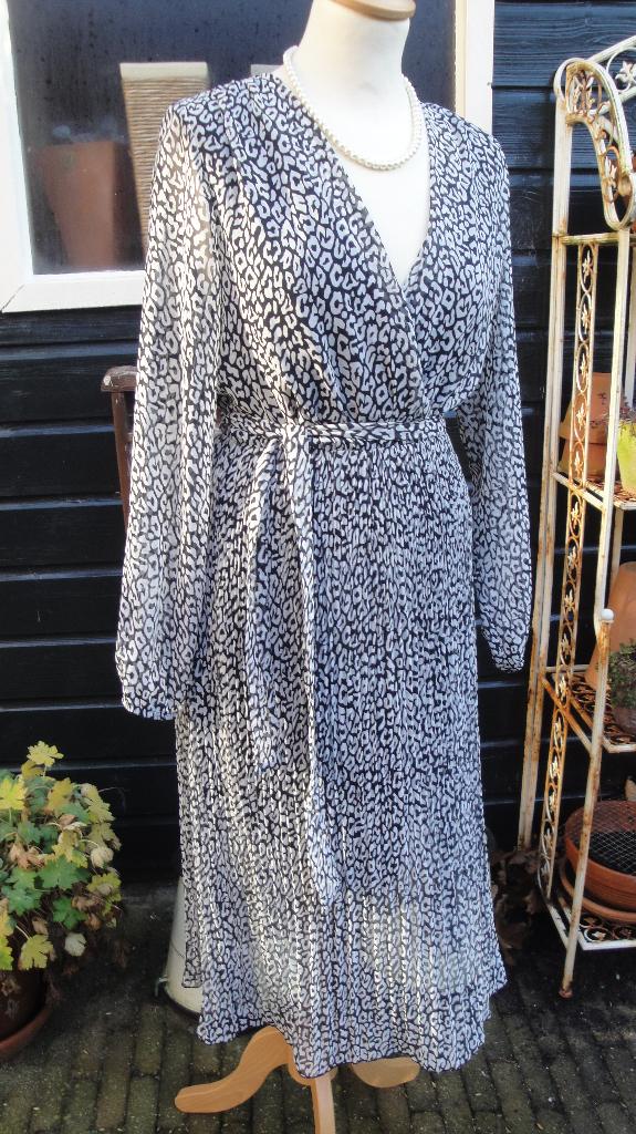 NIEUW!! Zwart/wit jurkje ELVIRA maat 38, Maat 38/40 (M), Zwart, Nieuw, Ophalen of Verzenden
